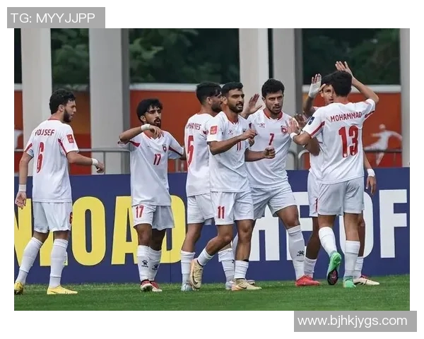 伊拉克足球队与国足激战正酣谁能在国际赛场上笑到最后